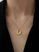 Eve Necklace