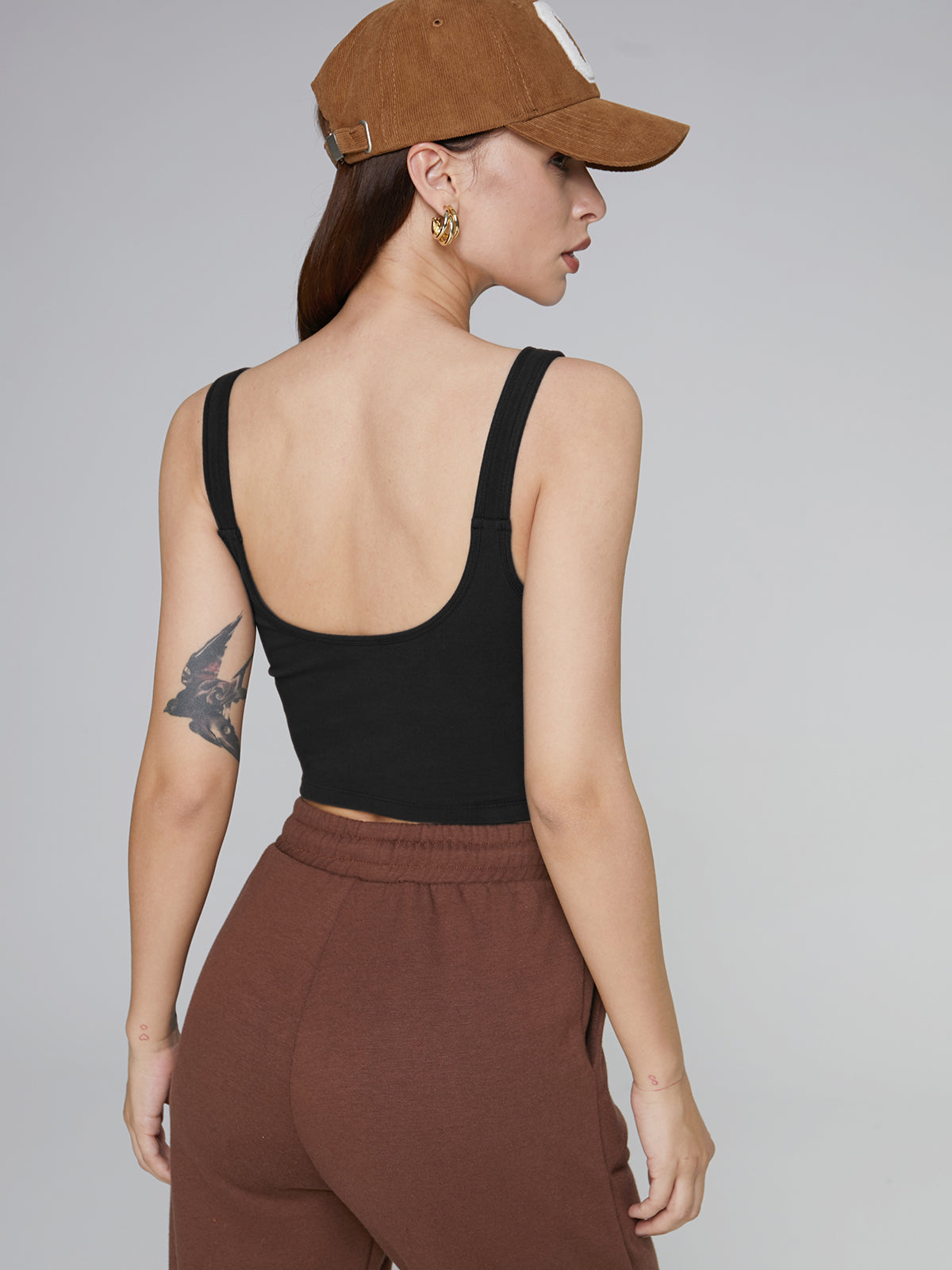 Balck Contour Crop Tank