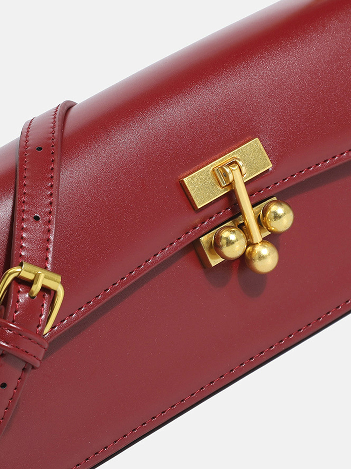 Chain Icon Leather Shoulder Bag