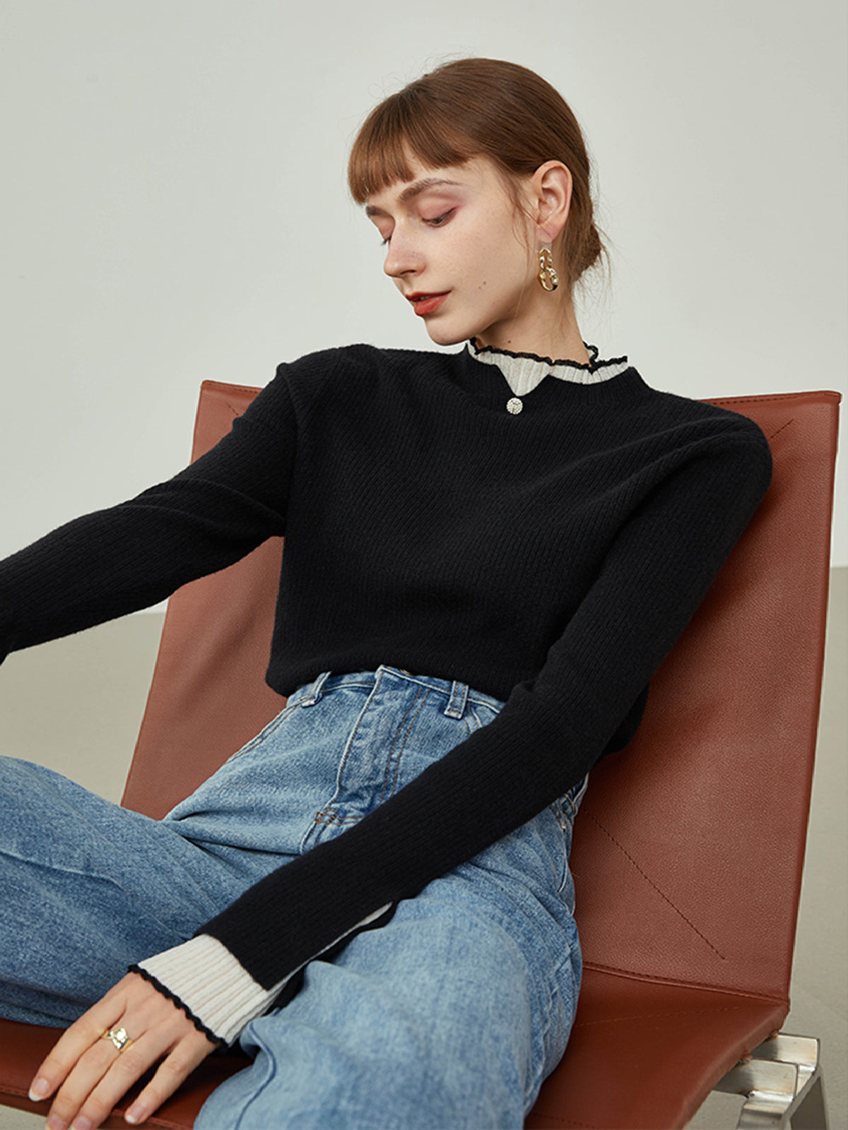 Contrast Trim Mock Neck Knit Top